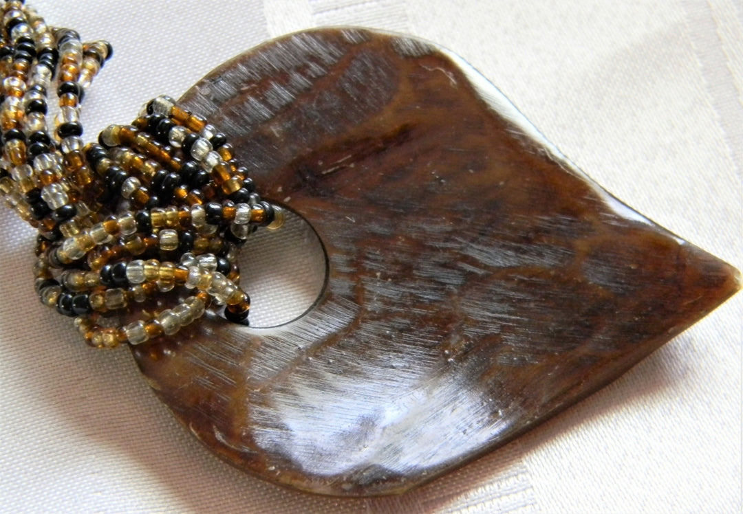 h923 Beautiful Vintage Multi Strand Seed Bead Necklace with Heart Pendant