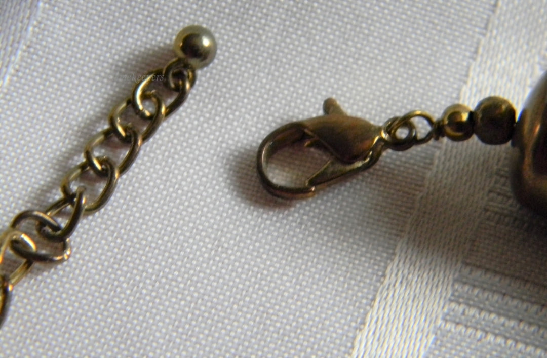 h925 Beautiful Red Tones Seed Multi Strand Beaded Necklace with Gold Tone Clasp