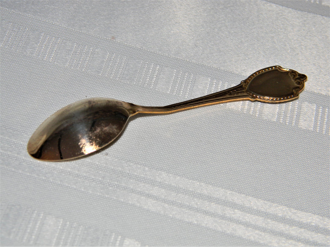 j698 Nice Preowned Souvenir Mini Spoon in Gold Wash from Kansas City, MO