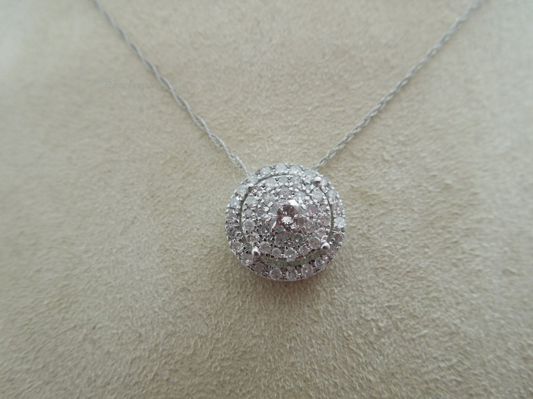 g574 Stunning Ladies 14kt White Gold Diamond Halo Style Pendant and Necklace