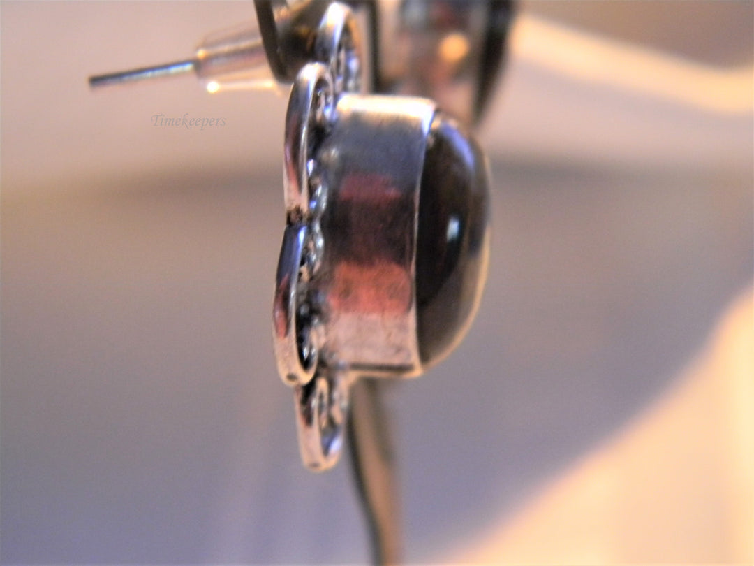 j705 Beautiful Sterling Silver Earrings with Dark MOP Cabachon