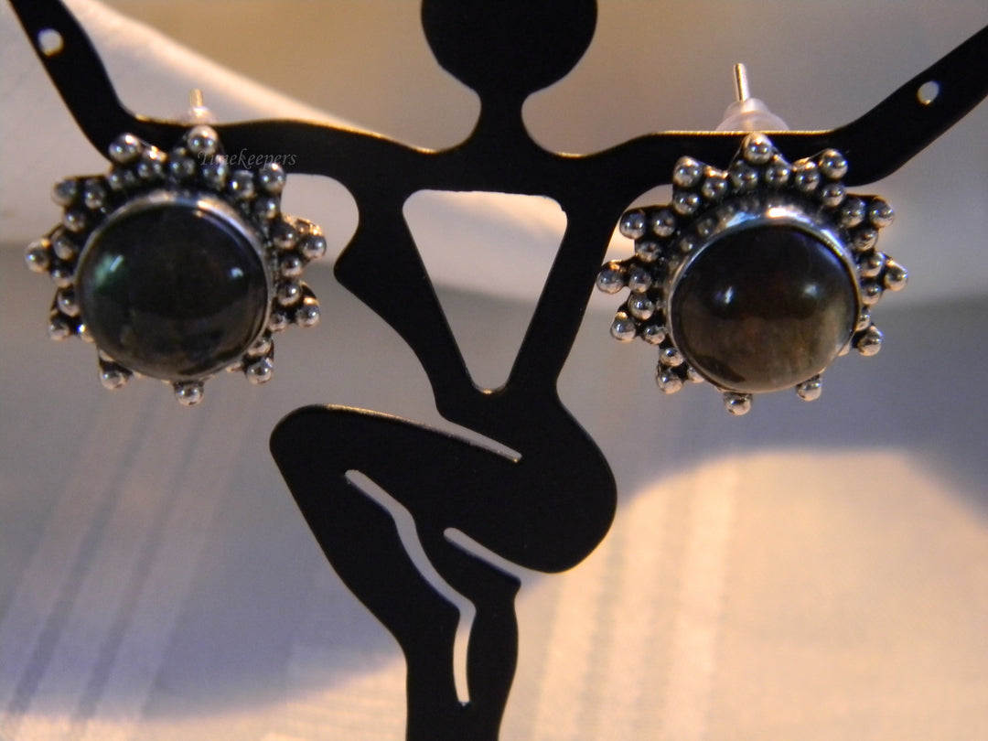 j706 Beautiful Round Sterling Silver Earrings with Dark MOP Cabachon