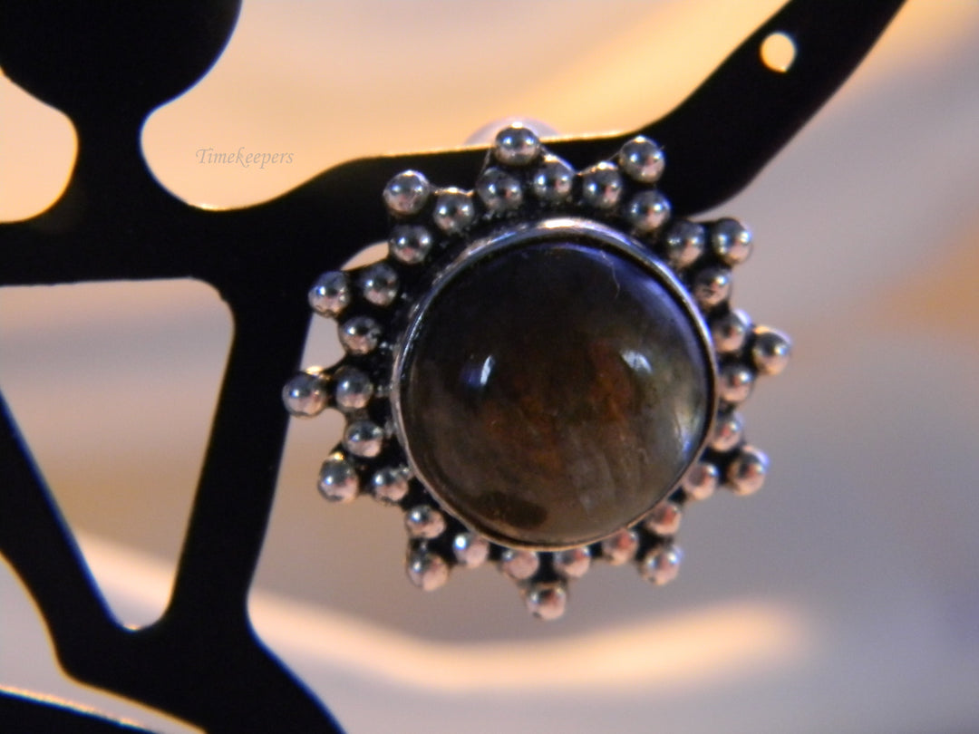 j706 Beautiful Round Sterling Silver Earrings with Dark MOP Cabachon