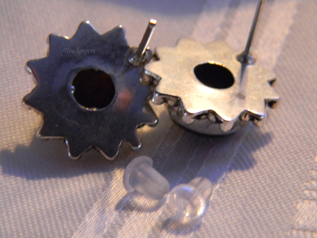 j706 Beautiful Round Sterling Silver Earrings with Dark MOP Cabachon