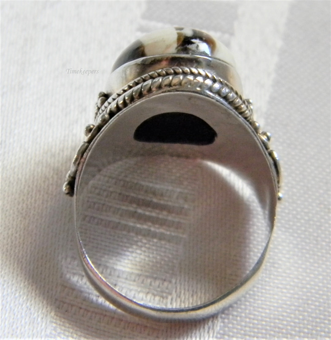 h957 Vintage Sterling Silver Ring with Cabochon Obsidian Black and White