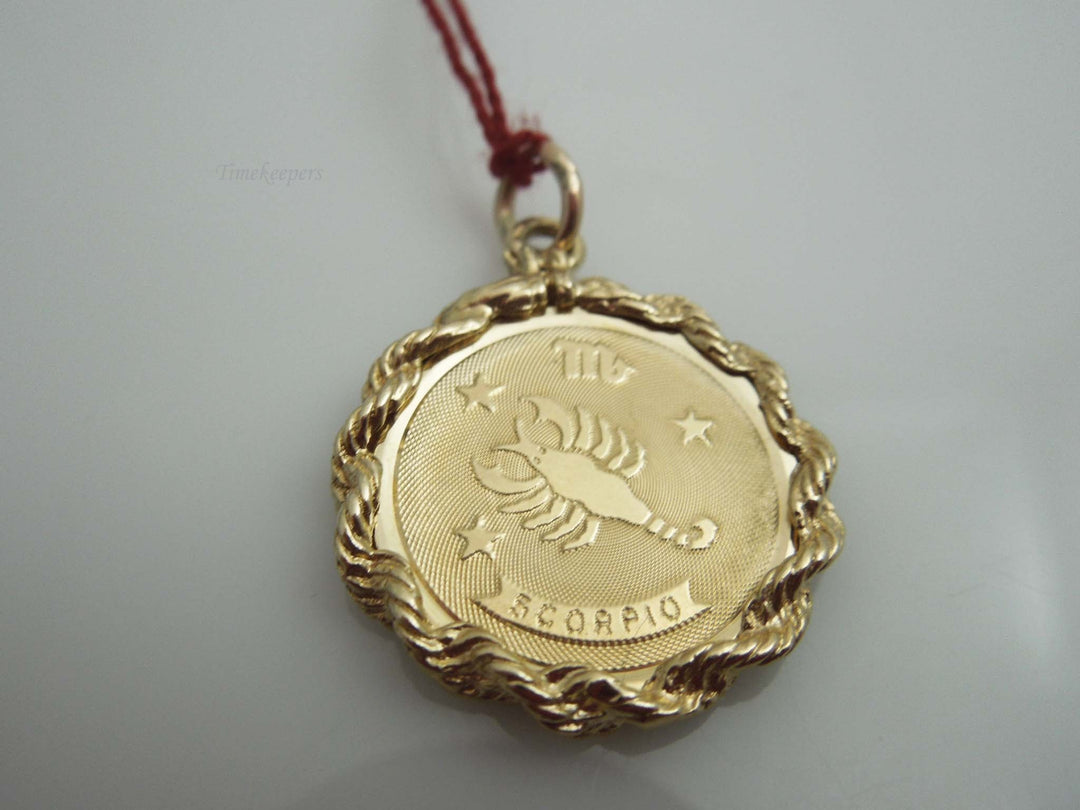 g593 Petite Unisex 14kt Yellow Gold Zodiac Astrological Scorpio Pendant Charm