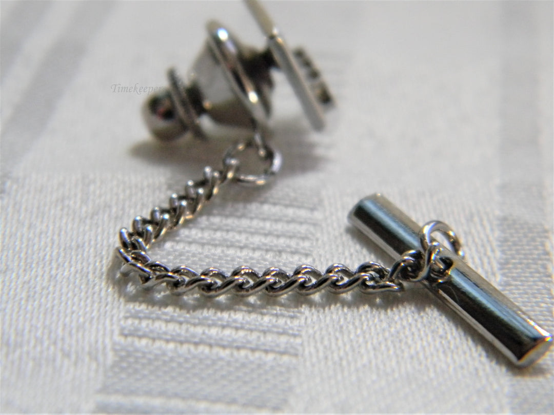 j722 Retro Square Tie Tack with etchings and Scroll work in silver tone