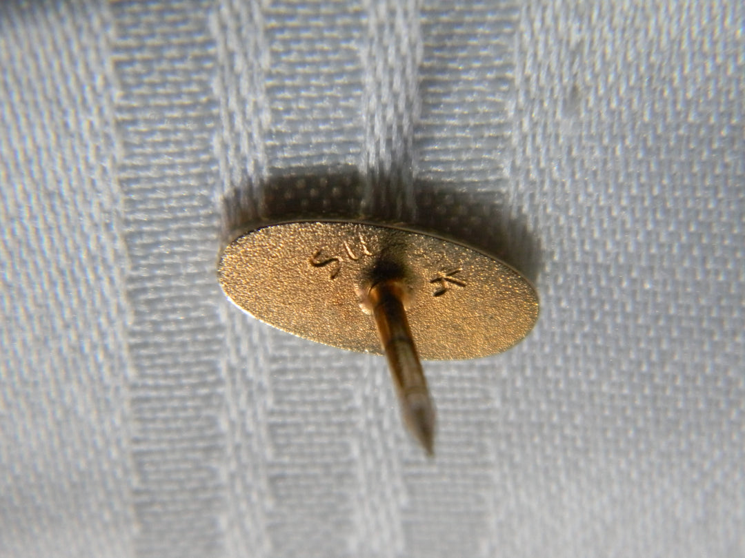 j723 Retro Oval Swank Tie Tack with Etched Edges Polished Center in Gold tone