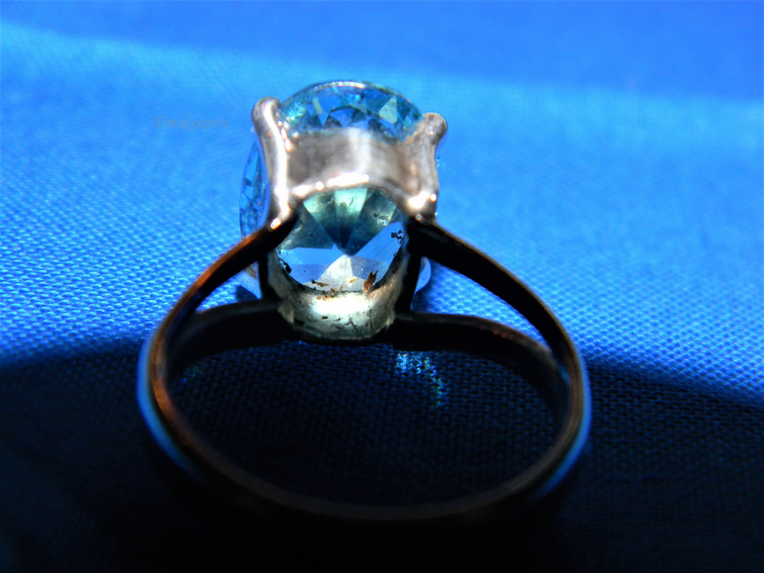 j738 Beautiful Vintage Sterling Silver Ring with an Aqua Oval Stone Size 5.75