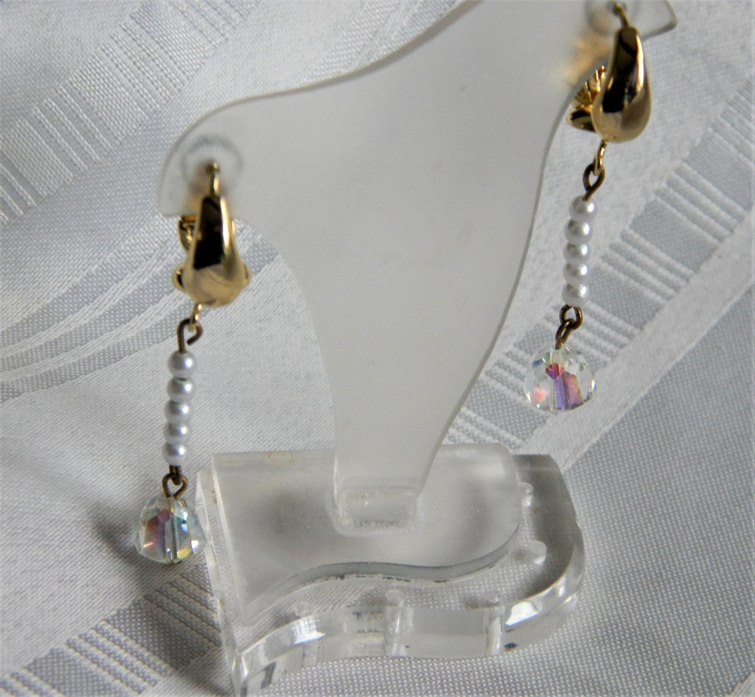 h977 Beautiful Gold Tone Dangle Earrings with Faux Pearls and Crystal Stones