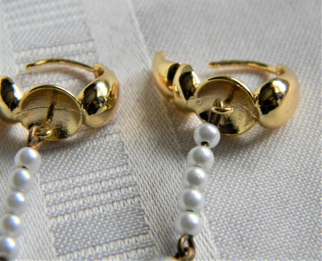 h977 Beautiful Gold Tone Dangle Earrings with Faux Pearls and Crystal Stones