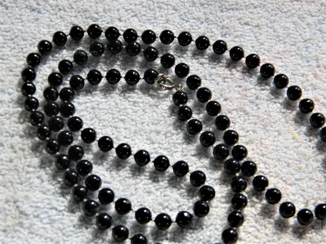j765 Lovely Black Plastic Bead Single Strand Necklace 30" with Spring Clasp