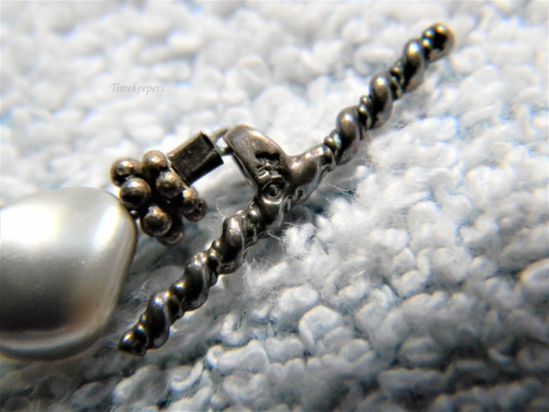 j766 Lovely Gray Plastic Bead Necklace with Toggle Clasp &amp; Silver tone Cross