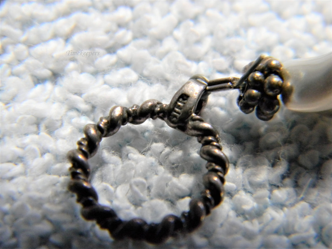 j766 Lovely Gray Plastic Bead Necklace with Toggle Clasp &amp; Silver tone Cross