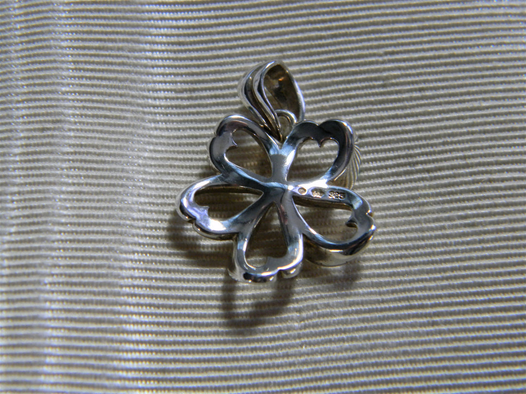 j770 Pretty Preowned Flower Pendant in Sterling Silver with Heart Petals
