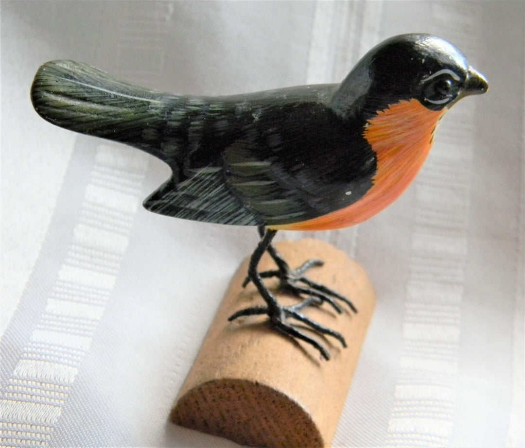 p006 Great Vintage Pair of Painted Birds on Wood Stands