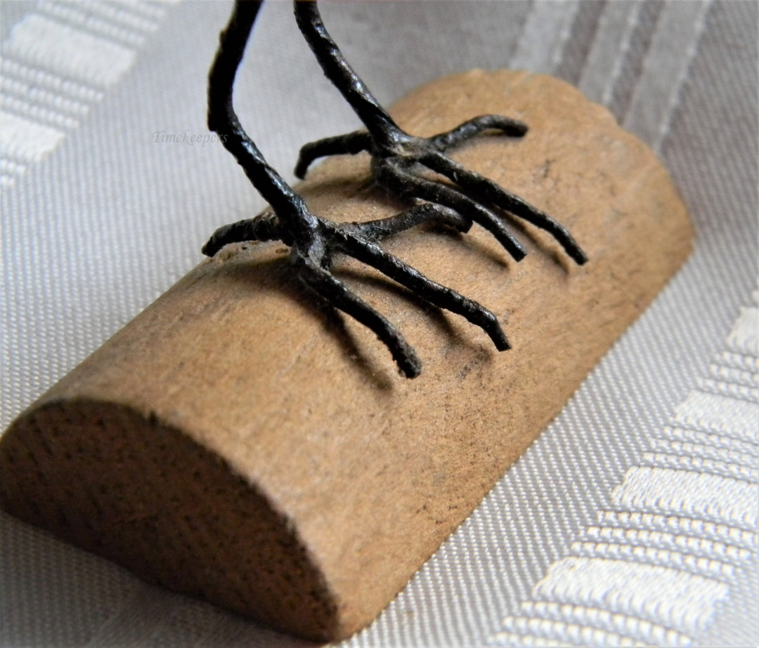 p006 Great Vintage Pair of Painted Birds on Wood Stands