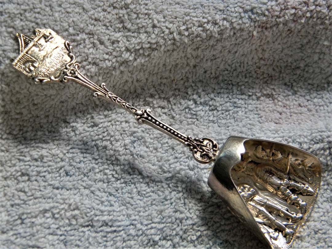 j785 Vintage Silver Shovel Sugar Spoon Golden Gate Bridge, San Francisco