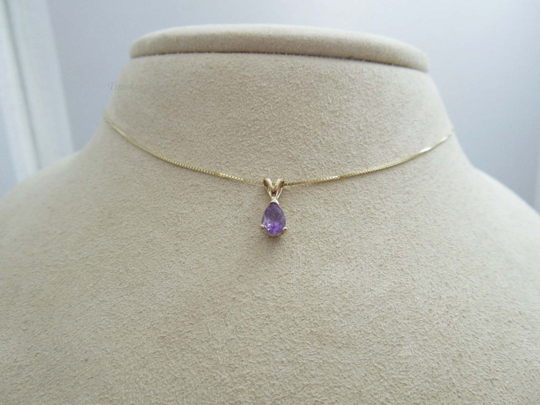 g691 Pretty Ladies 10kt Yellow Gold Teardrop Amethyst Pendant and 18" Necklace