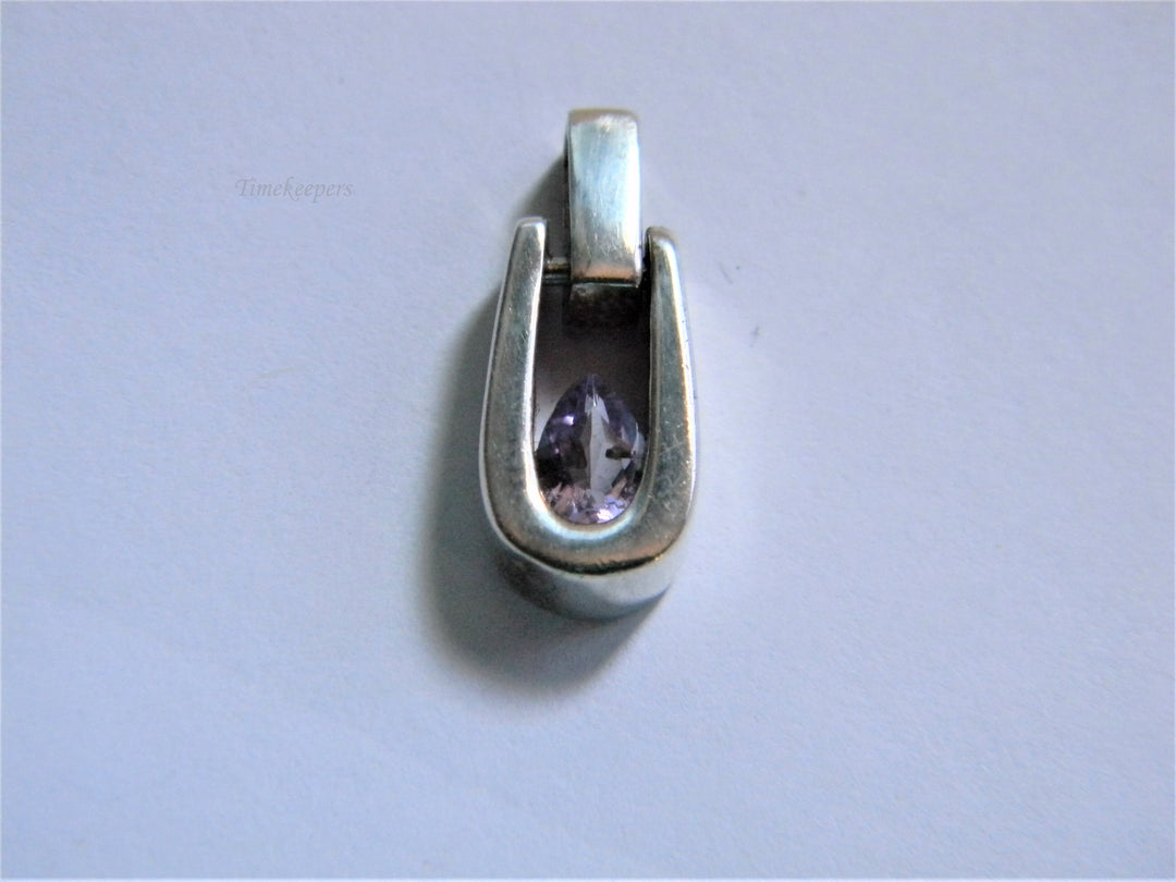 j790 Beautiful Sterling Silver Pendant with Pear Shape Purple Stone