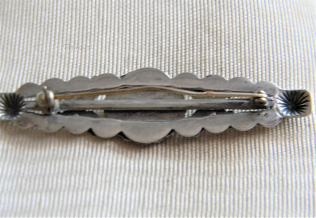 p024 Gorgeous Sterling Silver Brooch with Center Green Malachite