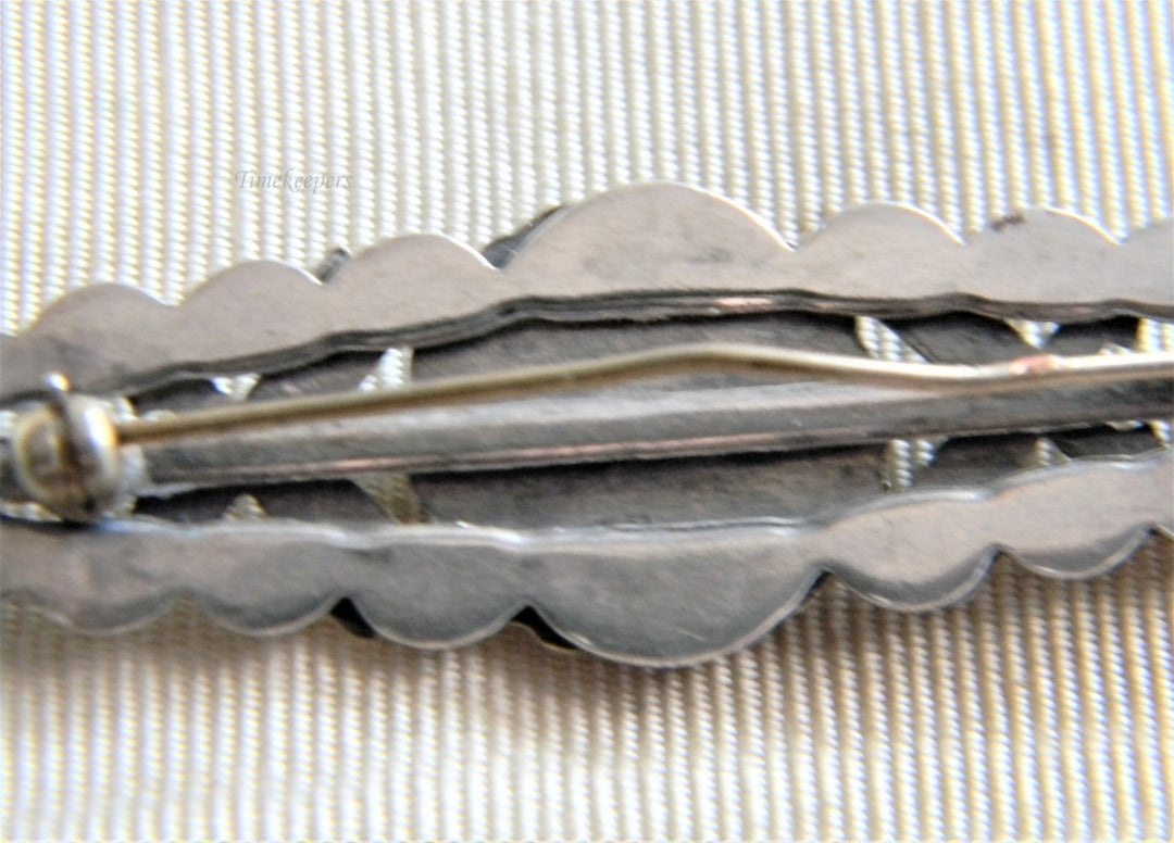 p024 Gorgeous Sterling Silver Brooch with Center Green Malachite