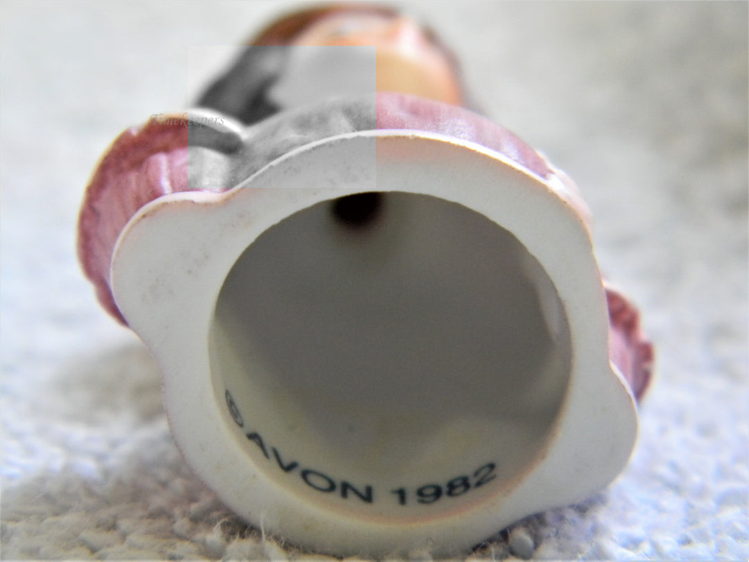 j807 Beautiful Avon 1982 Lady in Pinks with Feathers in Her Hair Bisque Thimble