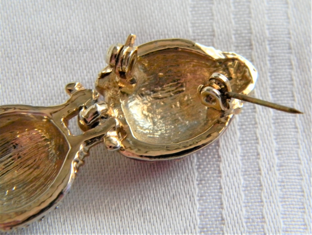 p038 Unique Long Lady Bug Pin with (7) Bugs Trailing Each Other In Gold Tone