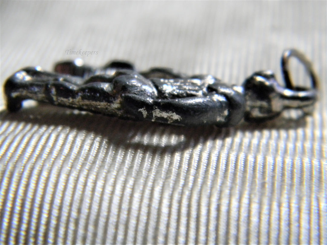 j813 Vintage Bull Fighter Charm/ Pendant in Silver Tone