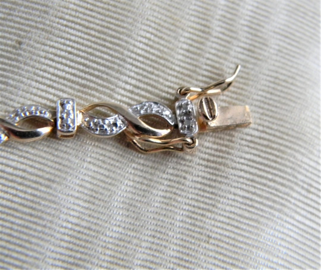 p041 Beautiful Sterling Silver with gold plating Link Bracelet with Peridots