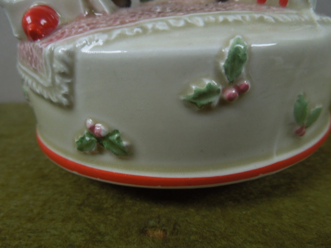 q803 Vintage Ceramic Christmas Tree Music Box Plays "We wish you a Merry Christmas"