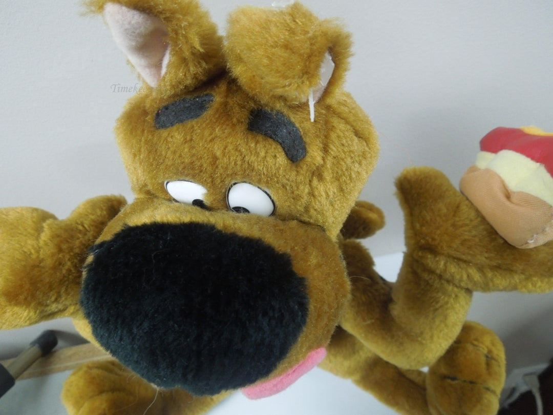 q823 Vintage 1997 Scooby Doo Hanna Barbera Cartoon Network Plush Toy 13".