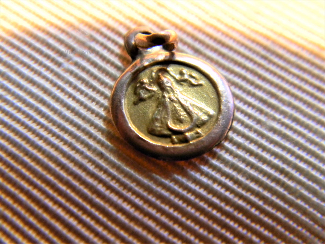 j832 Nice Gold Filled Religious Catholic Medal Charm or Pendant