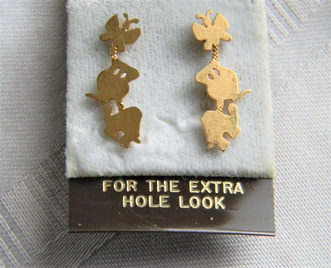 p074 New/ Old Stock Gold Tone Butterfly Owl Elephant Earrings on Original Card
