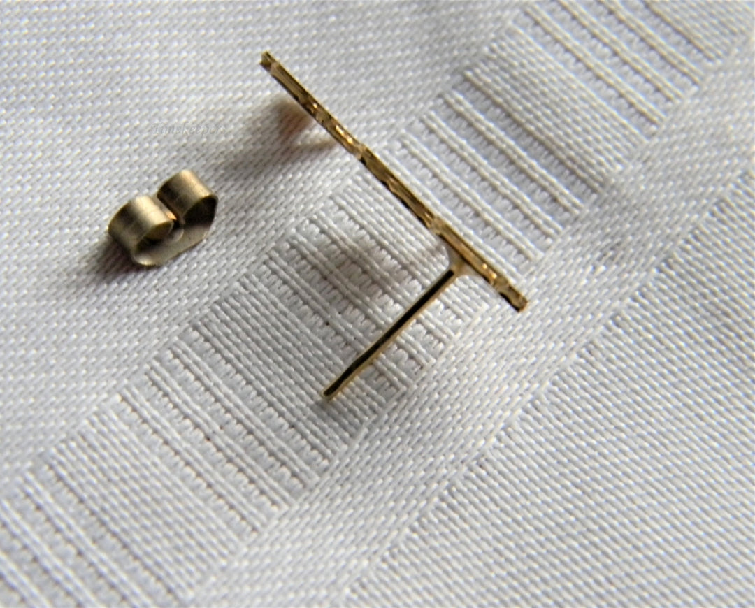 p074 New/ Old Stock Gold Tone Butterfly Owl Elephant Earrings on Original Card