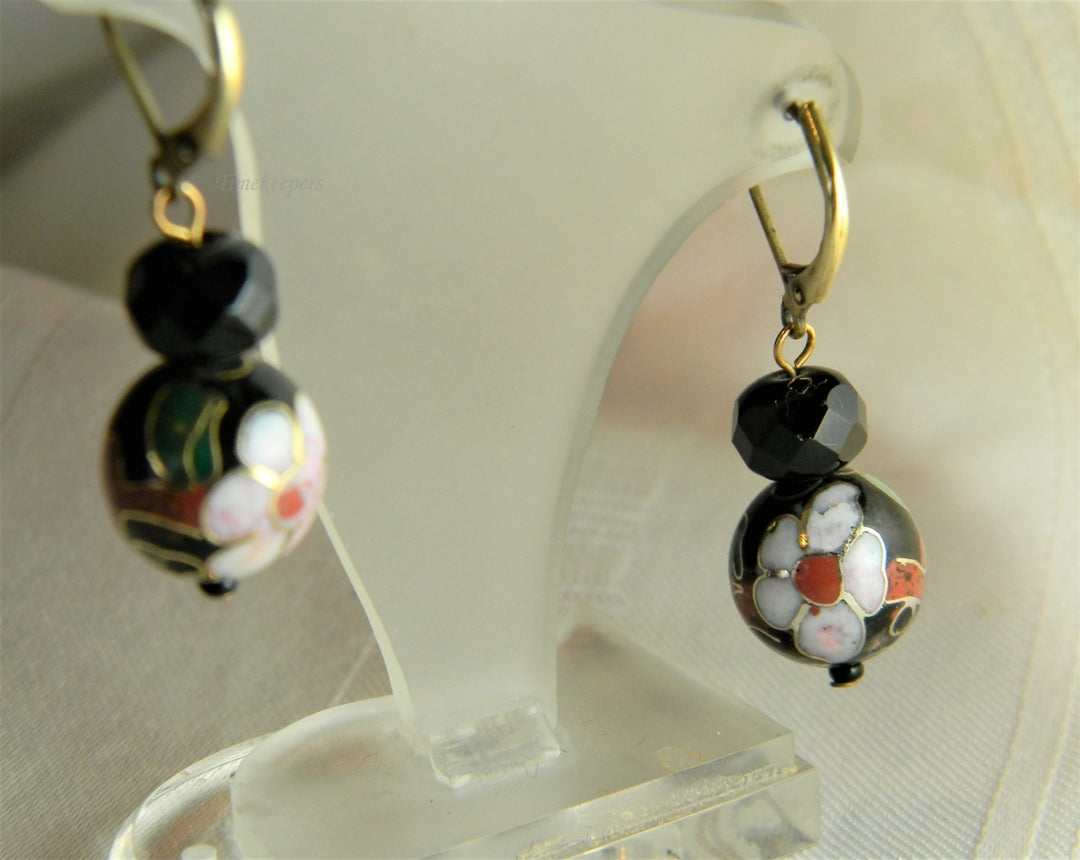 p076 Unique Inlaid Cloisonne Beaded Dangling Earrings in Gold Tone