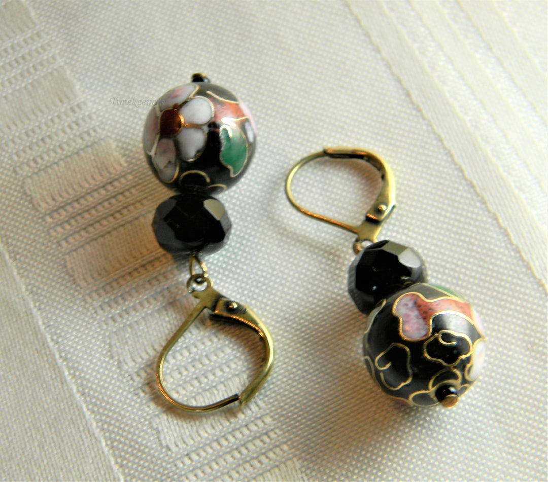 p076 Unique Inlaid Cloisonne Beaded Dangling Earrings in Gold Tone