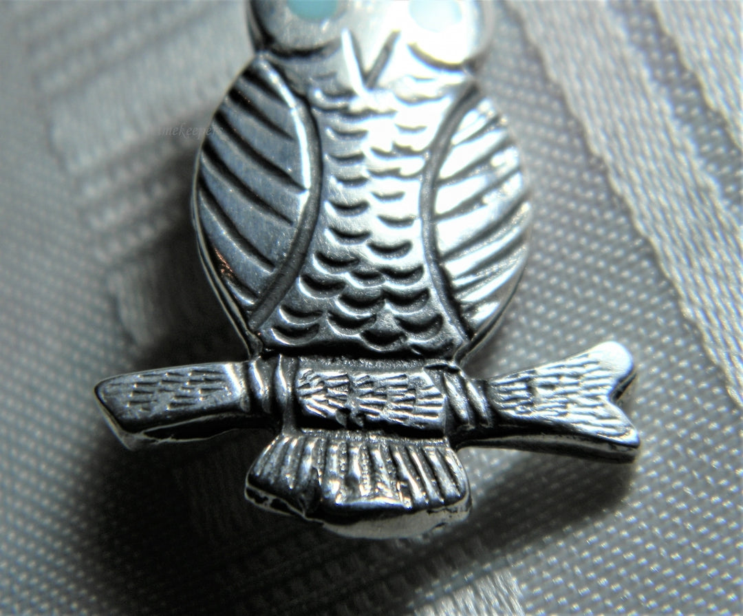 p080 Pretty Sterling Silver Owl Brooch with Inlaid Turquoise Eyes