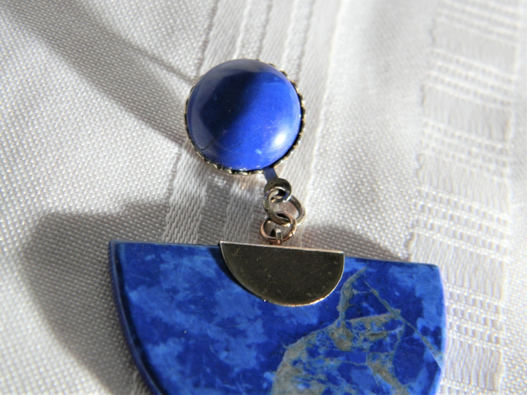 p082 Beautiful Unique Fan Shape Blue Lapis Pendant in Sterling