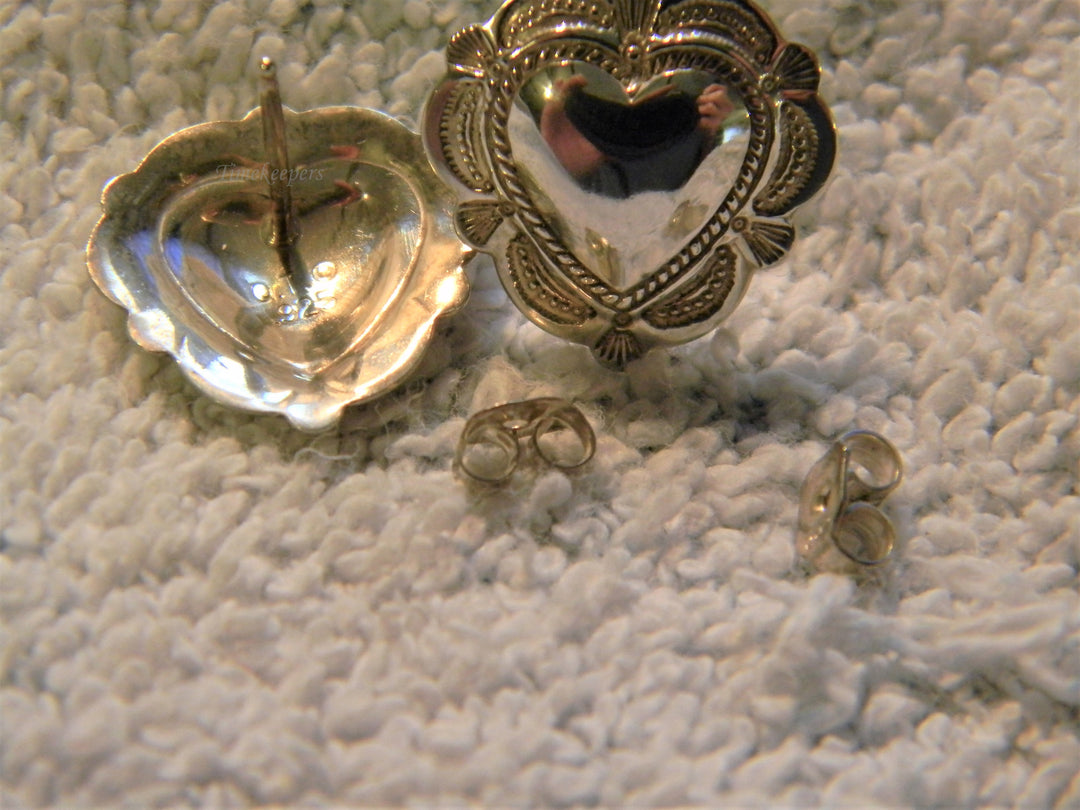 j846 Pretty Sterling Silver Heart Earrings with Butterfly Backs