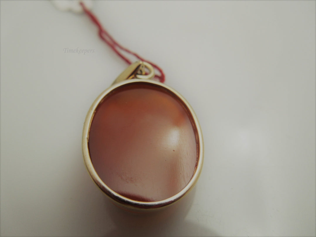 g776 Beautiful Vintage Ladies 14kt Yellow Gold Carved Cameo Pendant
