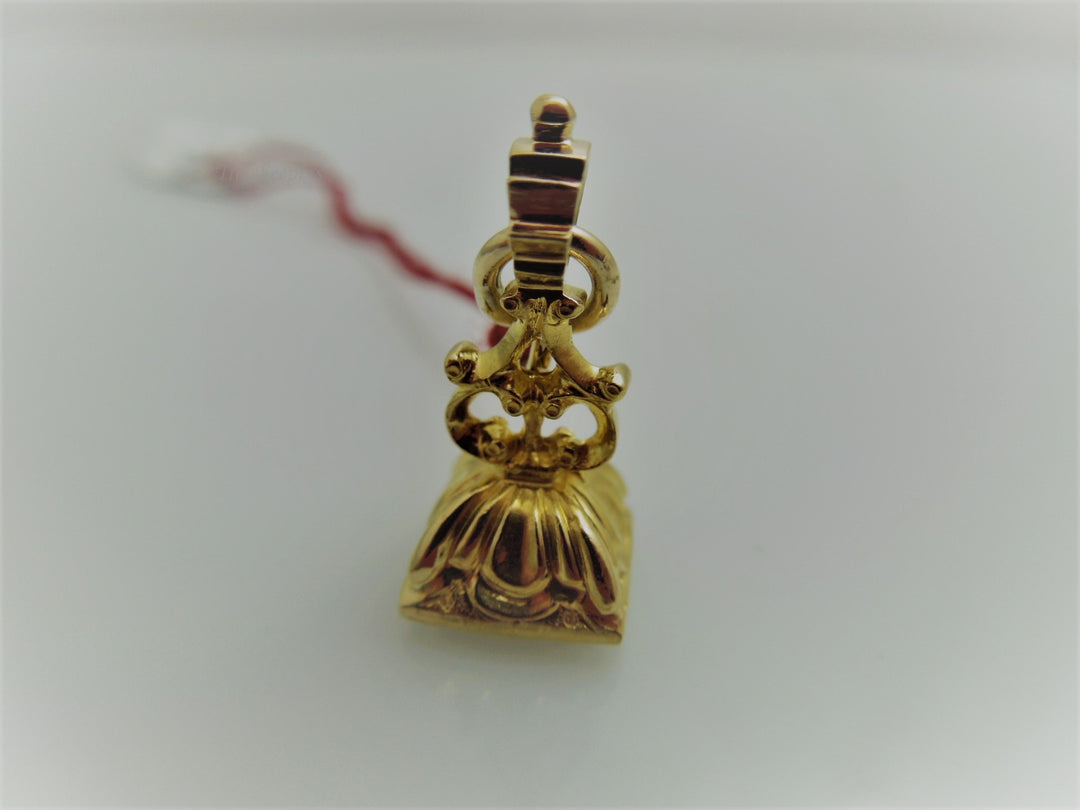 g782 Pretty Ladies Vintage 14kt Yellow Gold Citrine Charm or Pendant