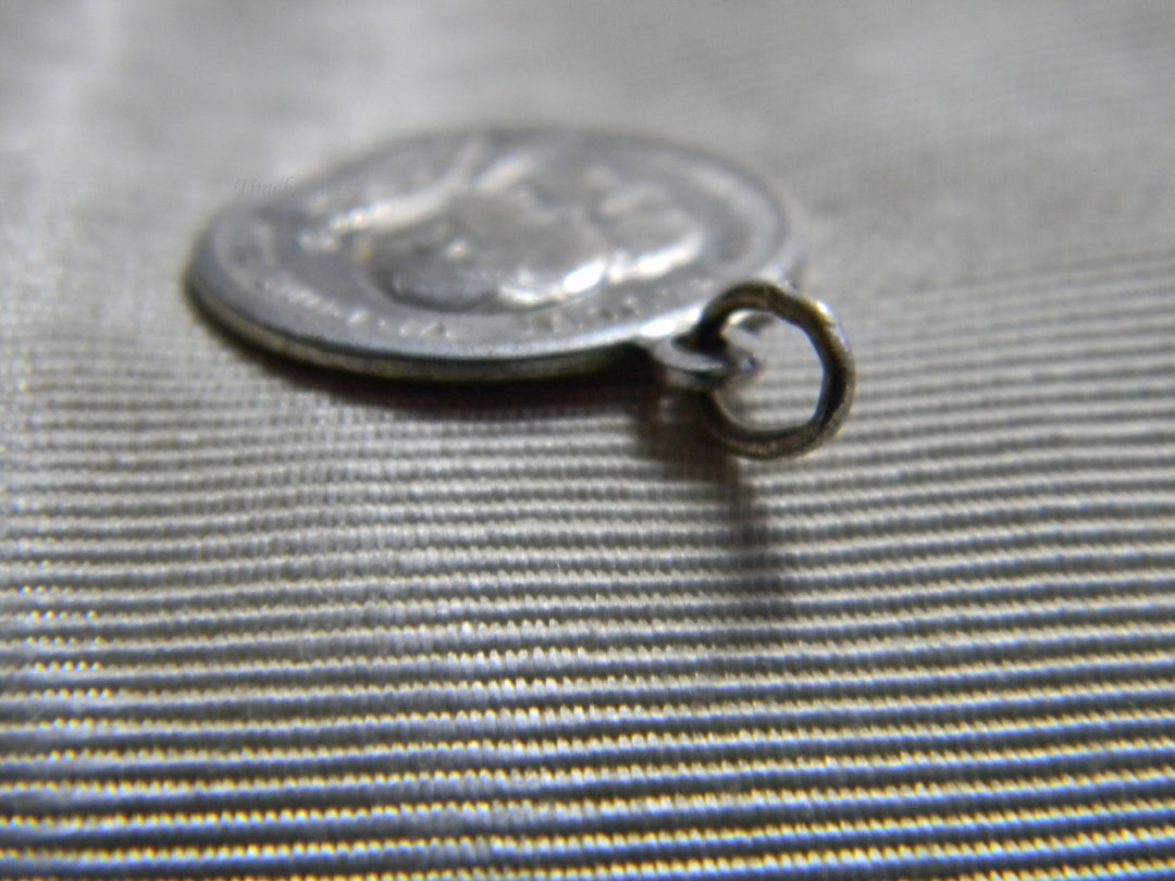 j865 Nice Religious Catholic Pope Medal Charm or Pendant in Silver Tone