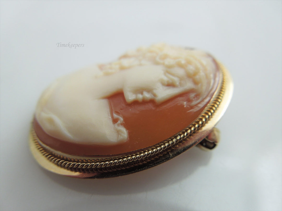 g790 Beautiful Vintage Ladies 14kt Yellow Gold Cameo Pin or Pendant