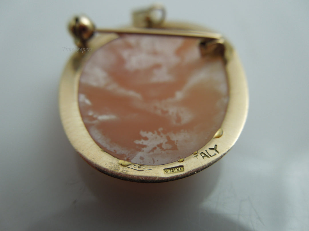 g790 Beautiful Vintage Ladies 14kt Yellow Gold Cameo Pin or Pendant