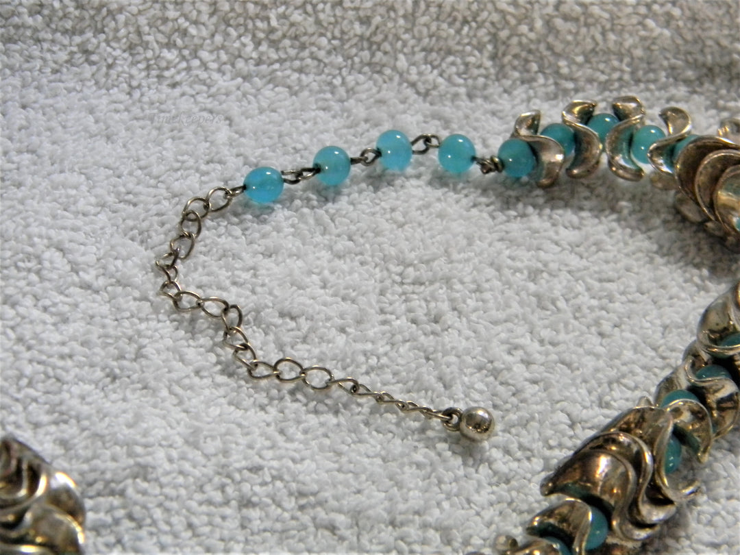 j873 Stunning Sterling and Blue Glass Bead Adjustable Necklace