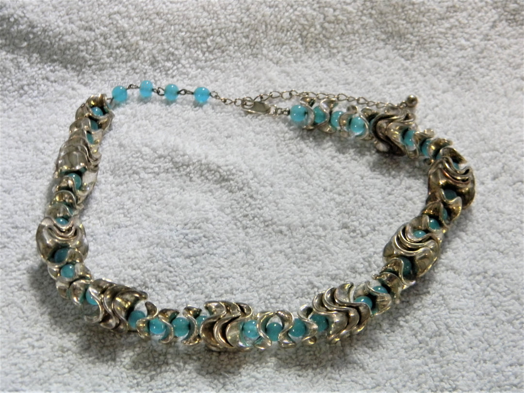 j873 Stunning Sterling and Blue Glass Bead Adjustable Necklace
