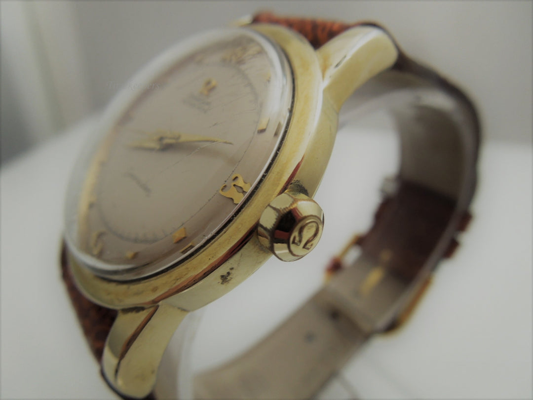 b302 Men's Gold tone Omega wristwatch