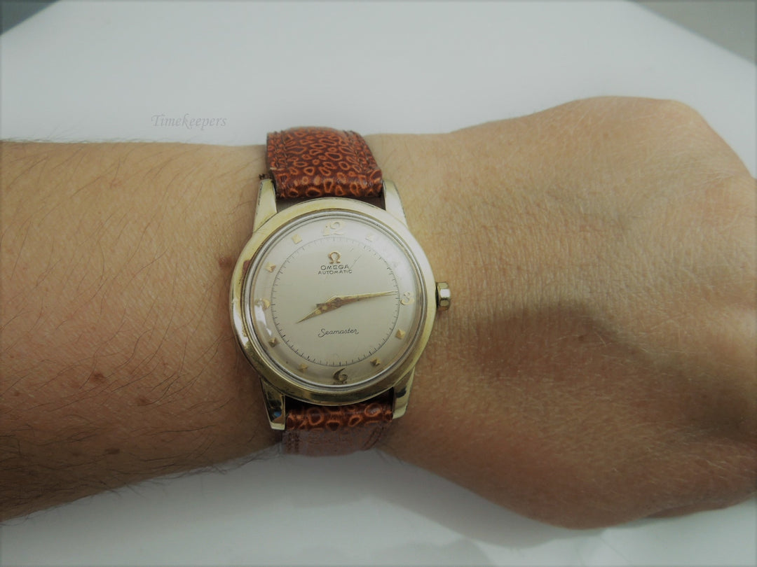 b302 Men's Gold tone Omega wristwatch