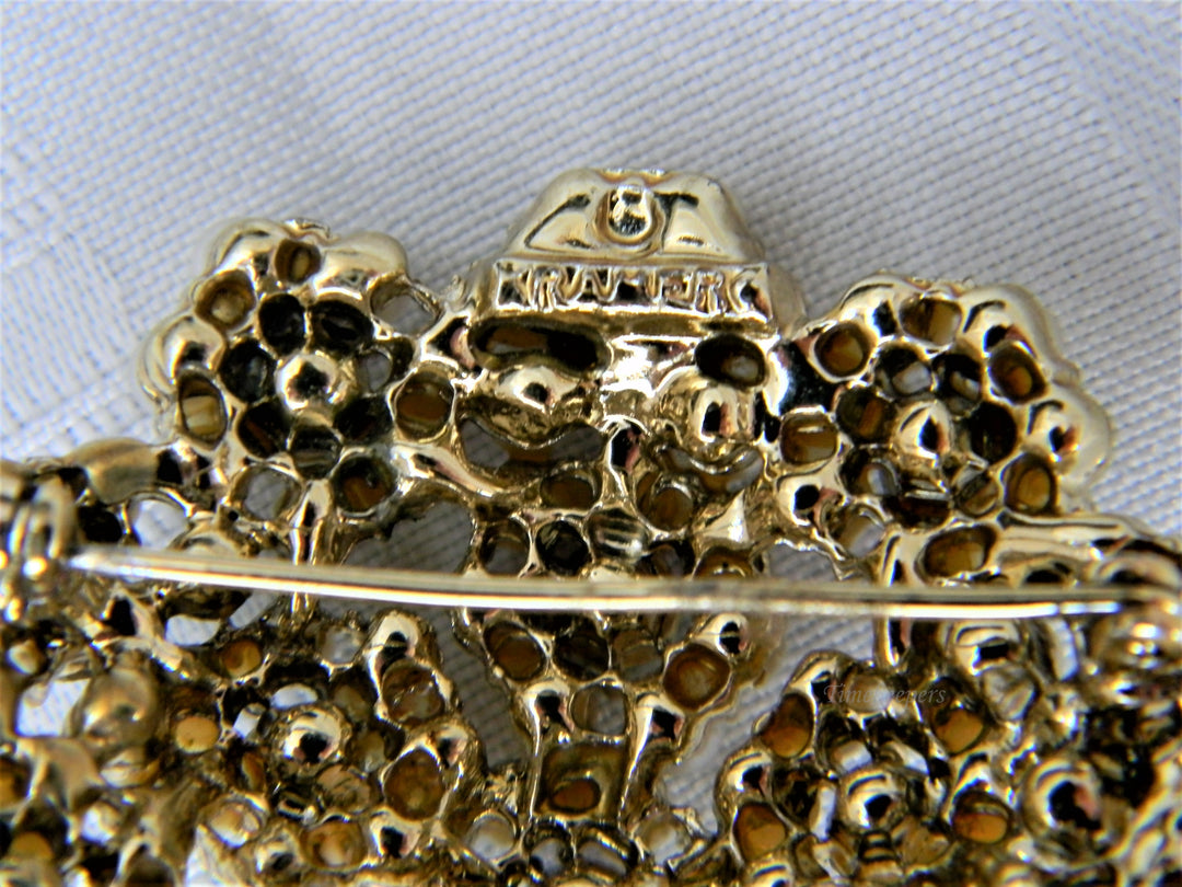 j220 Stunning Vintage Brooch with Simulated Pearls and Sparkling Blue Stones